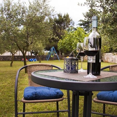 Korsa Apartment Sveti Lovreč Pazenatički Екстериор снимка