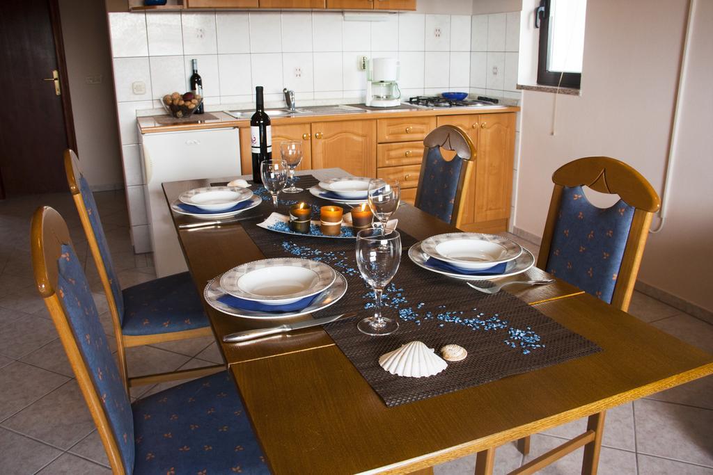 Korsa Apartment Sveti Lovreč Pazenatički Екстериор снимка