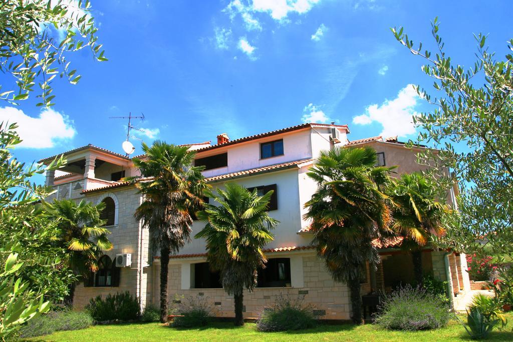 Korsa Apartment Sveti Lovreč Pazenatički Екстериор снимка