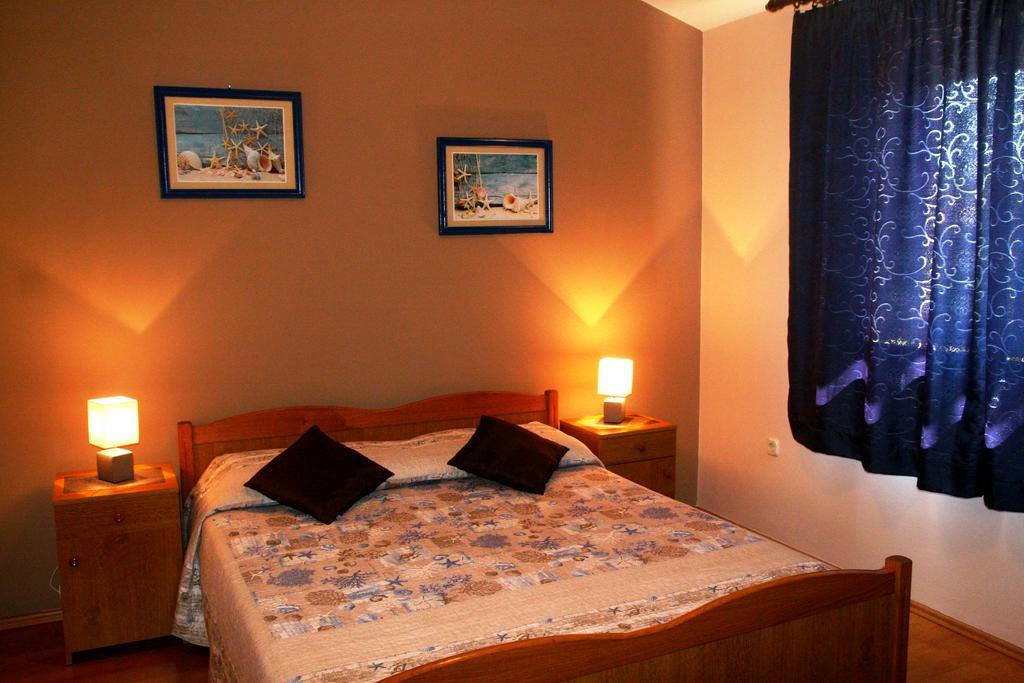 Korsa Apartment Sveti Lovreč Pazenatički Екстериор снимка